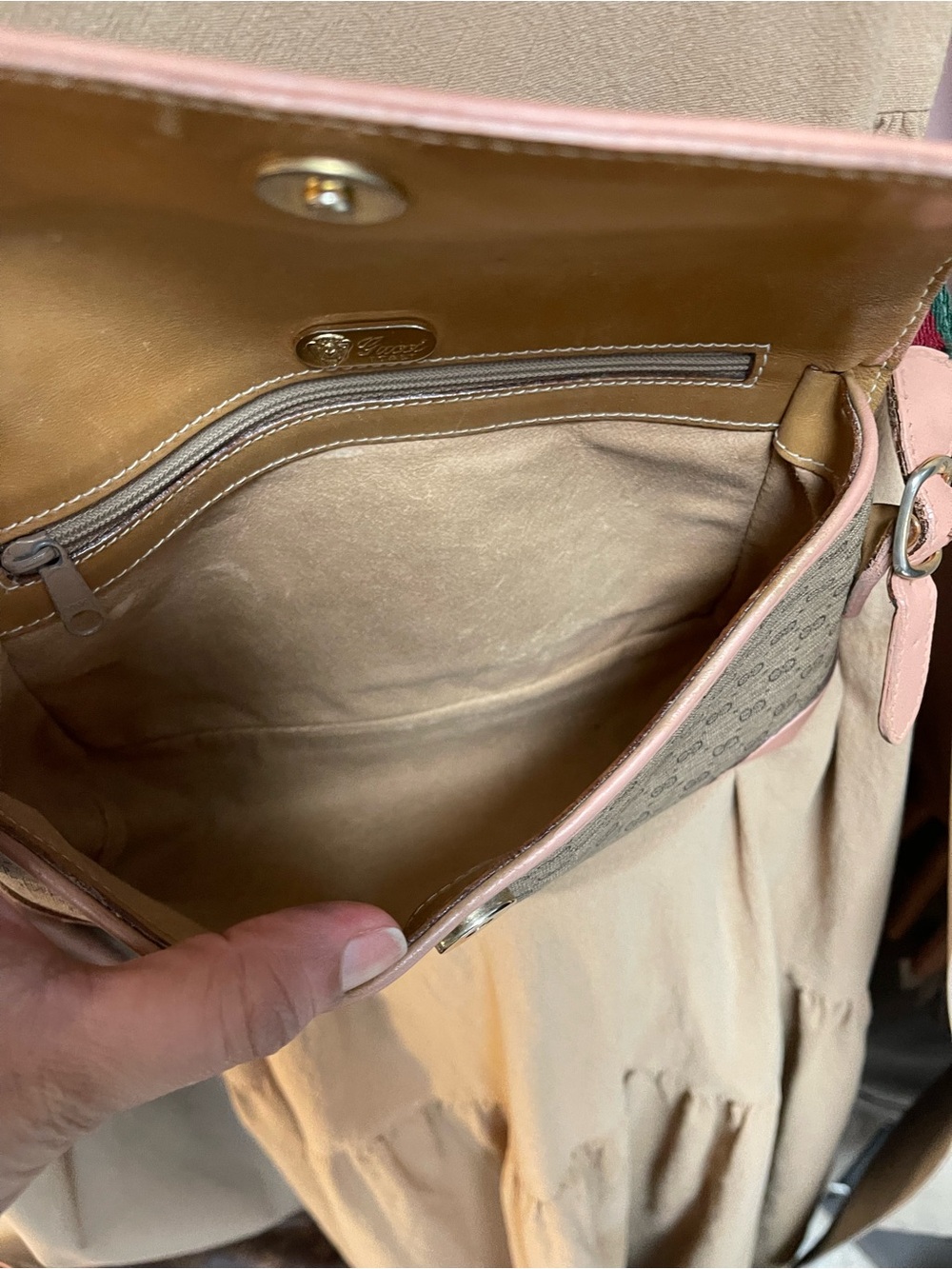 Authentic Gucci vintage micro GG crossbody bag - Picture 11 of 13